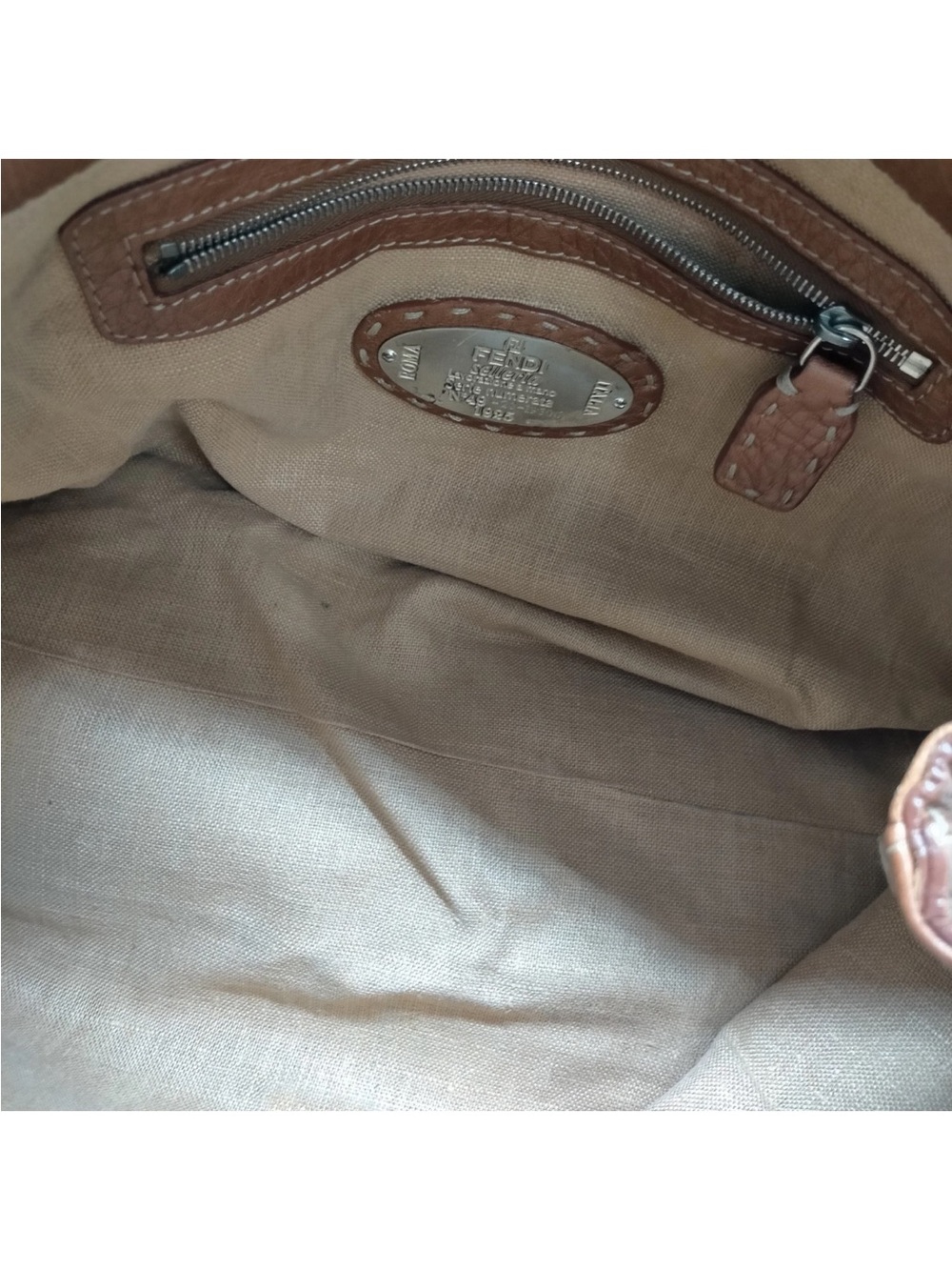 FENDI SELLERIA LEATHER TOTE BAG - Picture 7 of 9